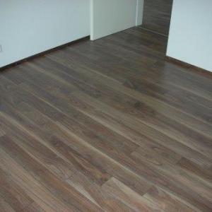 Laminat Nussbaum